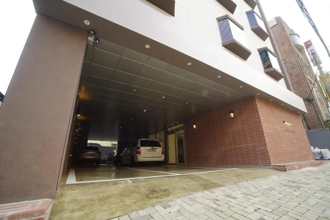 Mare Hotel Busan 2*,